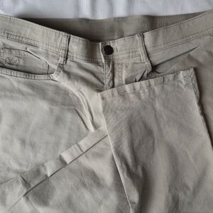 Mens 30x32 16.5in Waist English Laundry Khaki Trousers